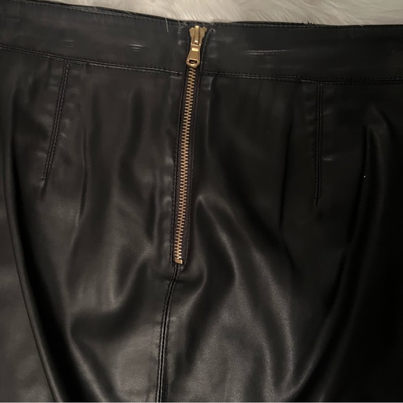 Zara faux leather skirt - Picture 3 of 6